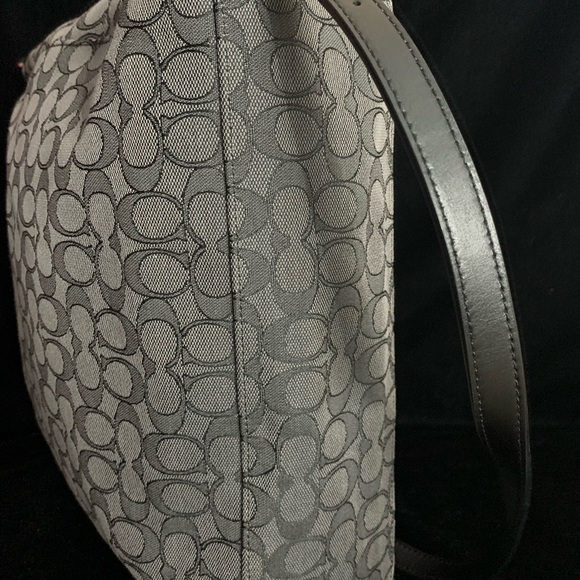 ❌SOLD❌Coach canvas and leather purse - Picture 11 of 15